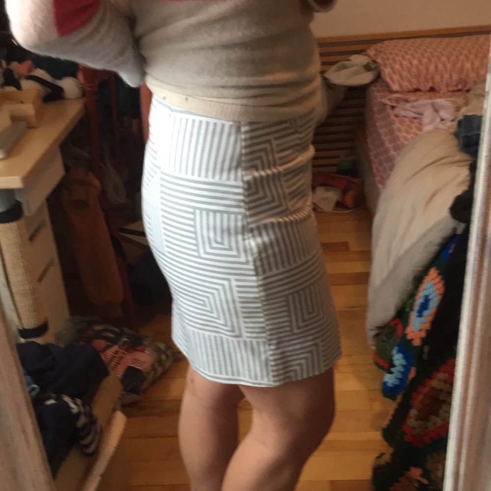 SOLD🌺Kate Spade Saturday mini skirt size 4 - Picture 3 of 10